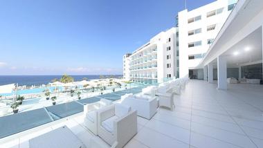 King Evelthon Beach Hotel & Resort