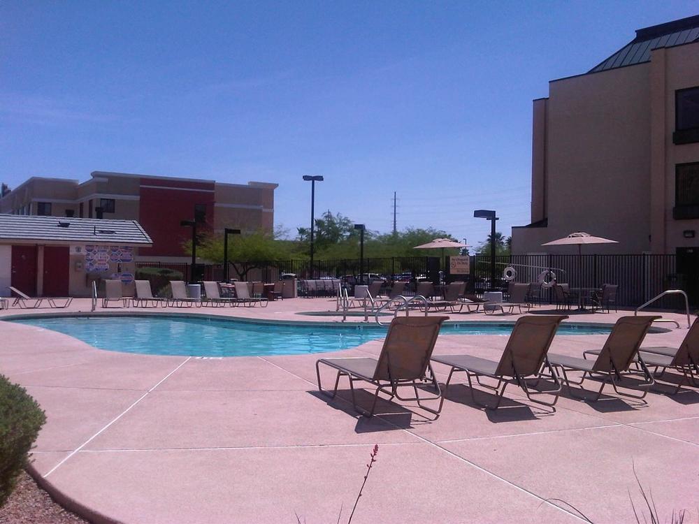 Stay Stress-Free at Holiday Inn Express & Suites Henderson