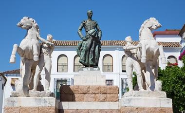 Manolete Monument