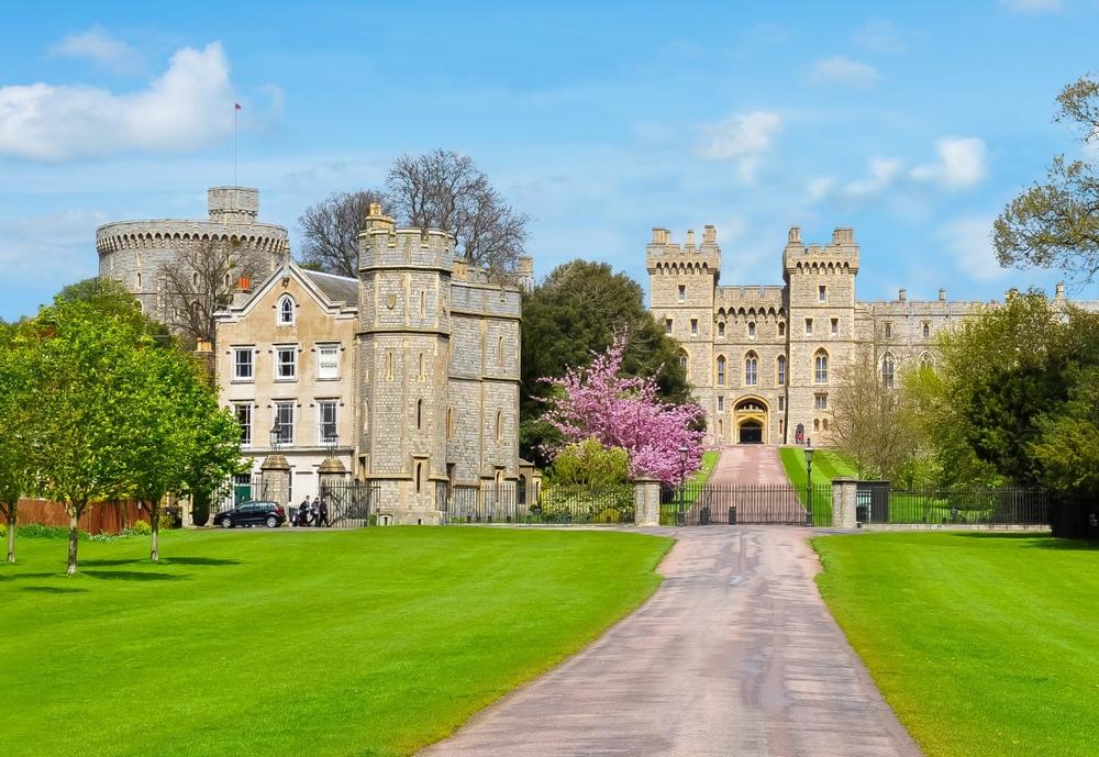 Tour the Grand Halls and Historic Grounds of Windsor Castle