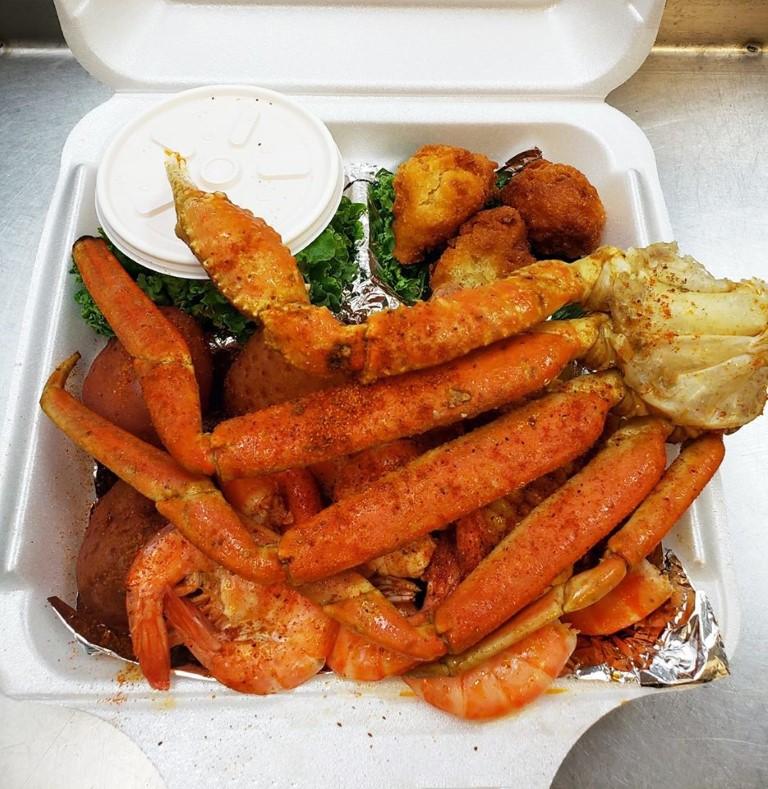 If You’re Craving Classic Seafood, Then Head to Cedar River