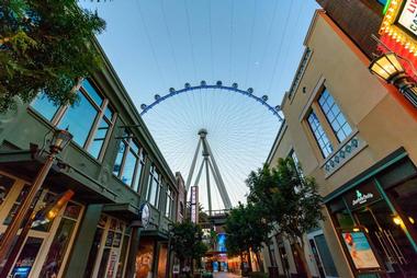 The LINQ Promenade