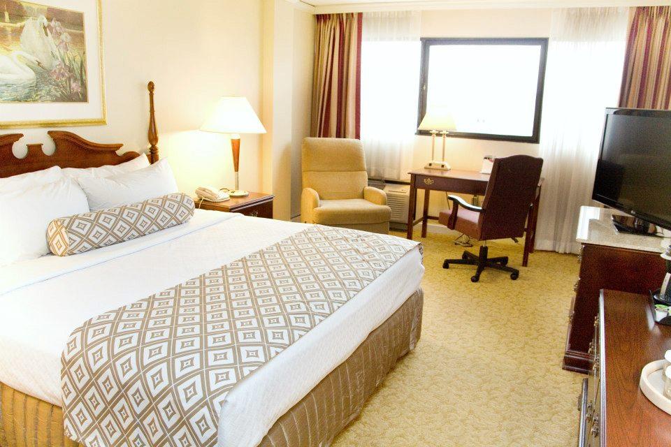 Blend Business and Charm at Crowne Plaza Knoxville