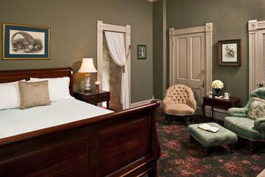 Rooms & Suites