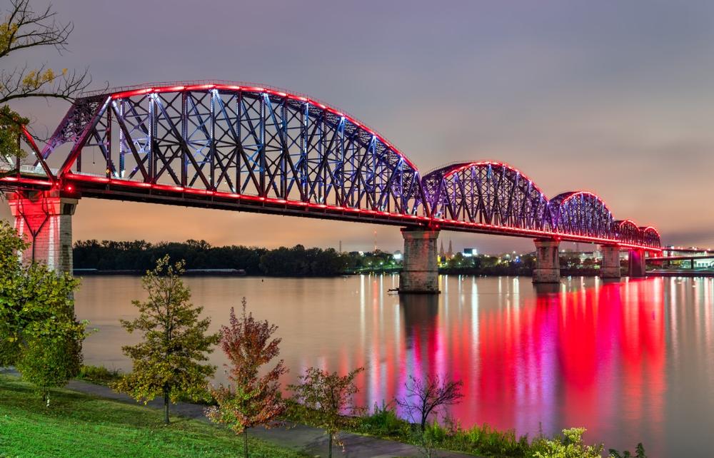 Walk, Bike, and Soak In Views on the Big Four Bridge