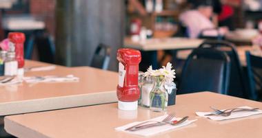 25 Franchise Restaurants Where Kids Eat Free