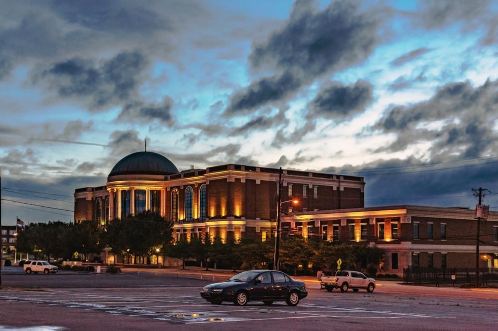 If Fast Cars and Cave Adventures Excite You, Explore Bowling Green