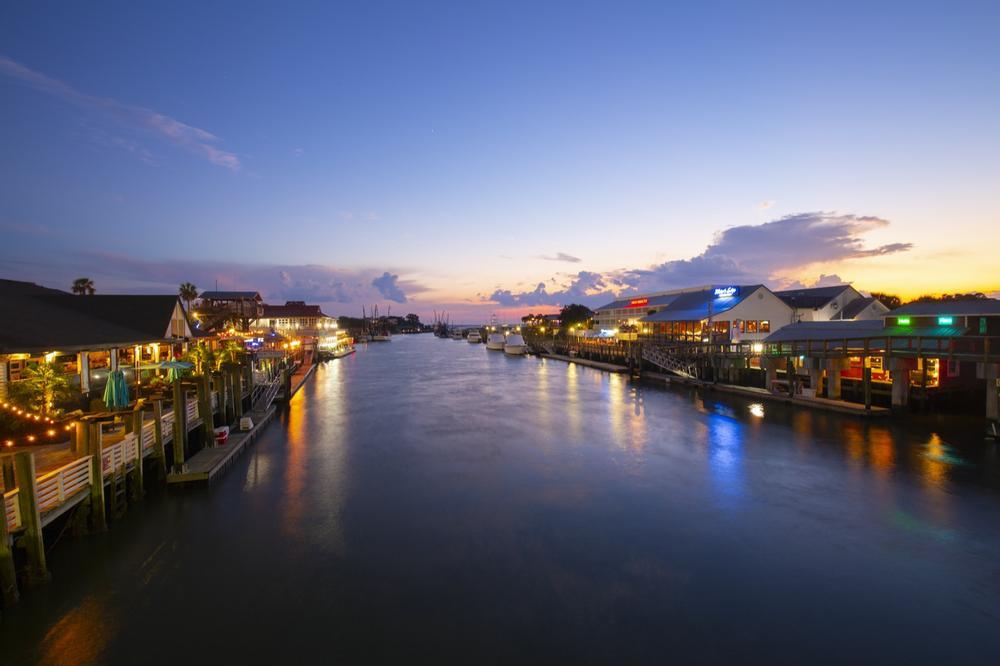 Stroll Waterfront Parks and Historic Streets in Mount Pleasant