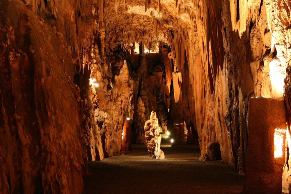 Tour Spectacular Underground Formations at Grand Caverns