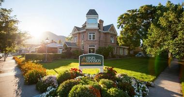 Hines Mansion Bed and Breakfast