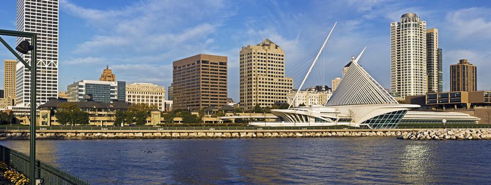 Marvel at the Wings and Waterfront Views at Milwaukee Art Museum