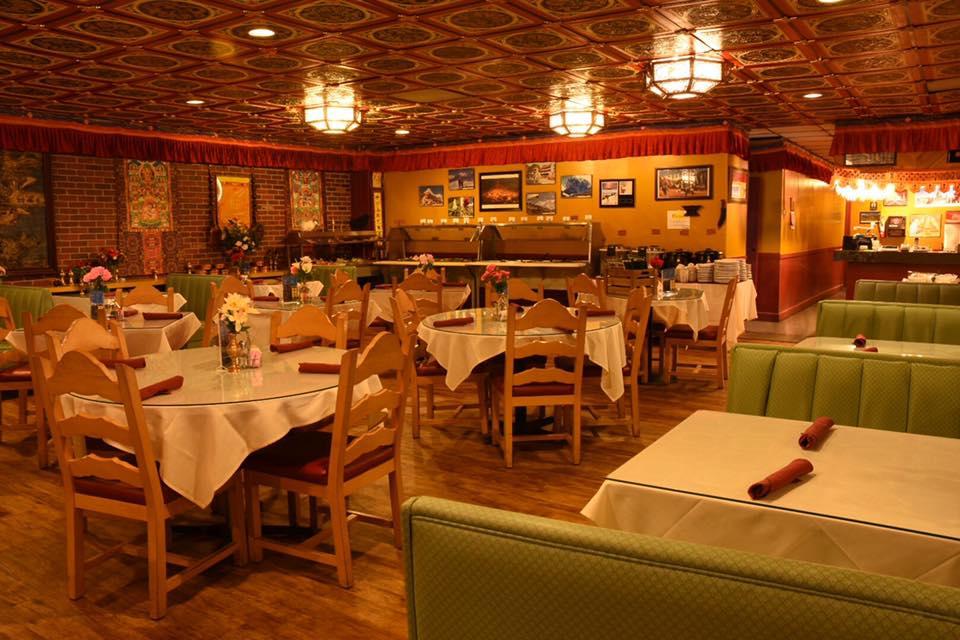 If You’re Craving Classic Curries and Cozy Vibes, Dine at India Oven