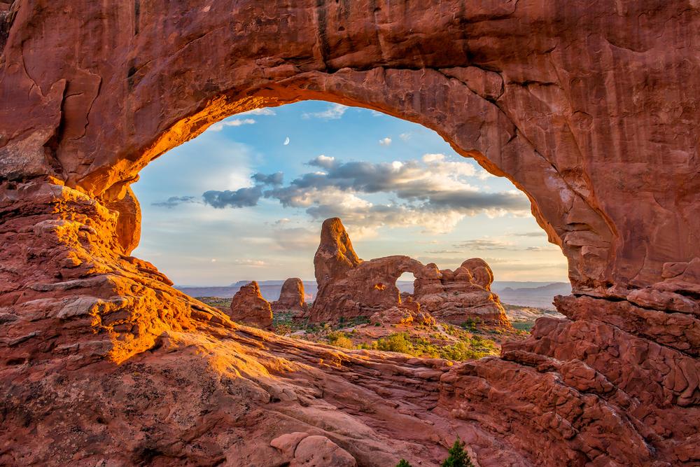 Rust-red arches and deep quiet in Arches National Park, Utah