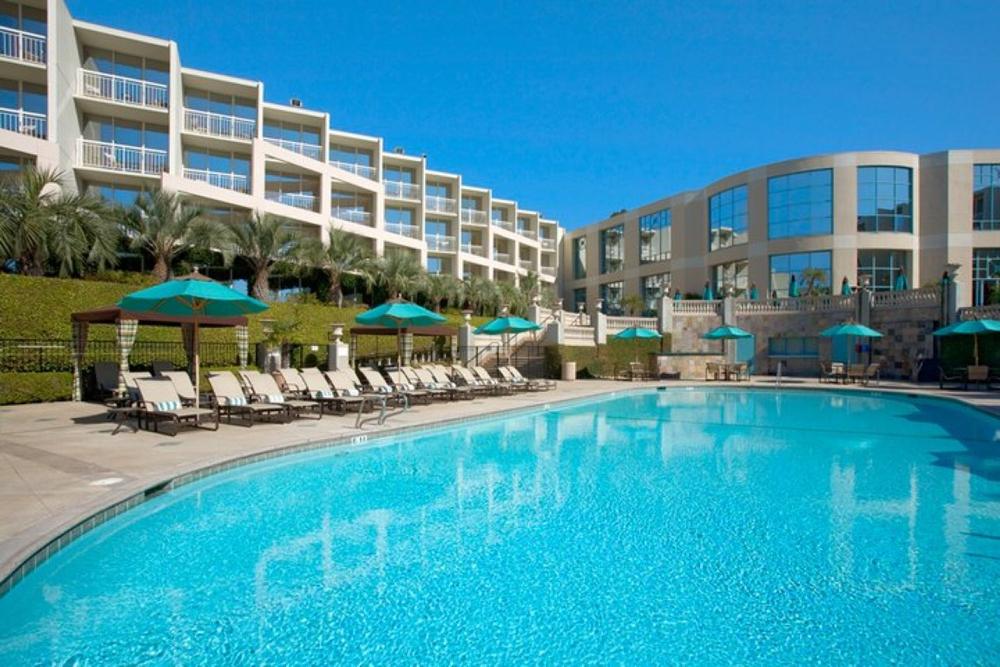Tee Up with Coastal Views at Hilton La Jolla Torrey Pines