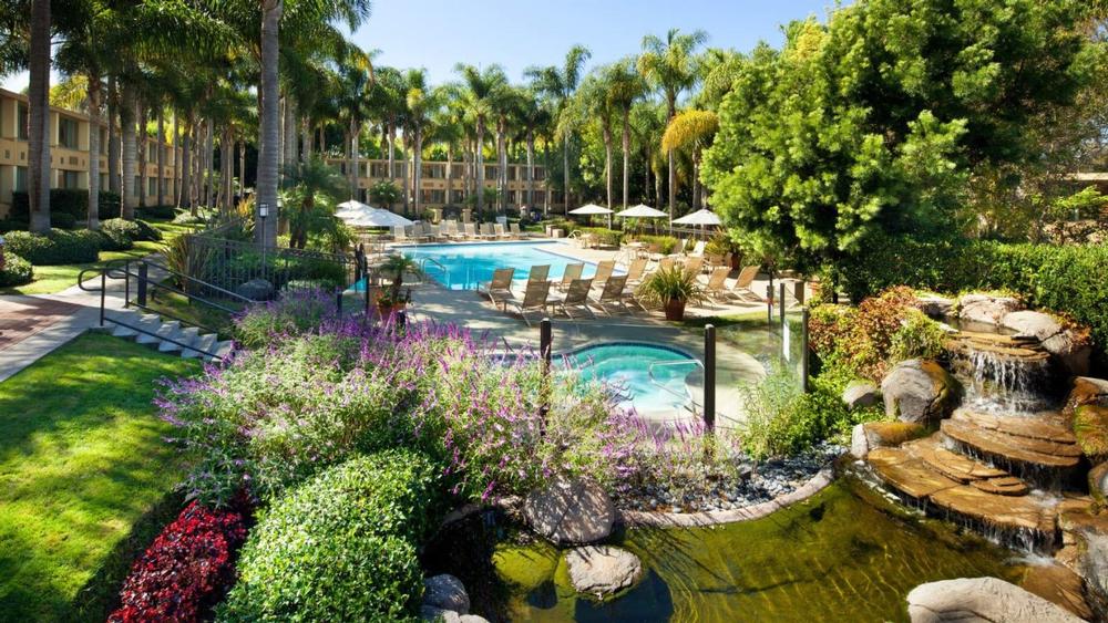 Find Comfort and Convenience at Sheraton La Jolla Hotel