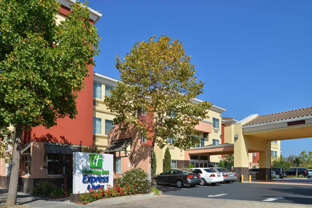 Sleep Easy with Convenient Perks at Holiday Inn Express Hotel and Suites