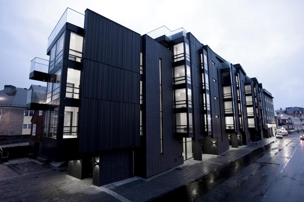 Live in Luxury: Experience Reykjavik Like Royalty at Black Pearl Suites