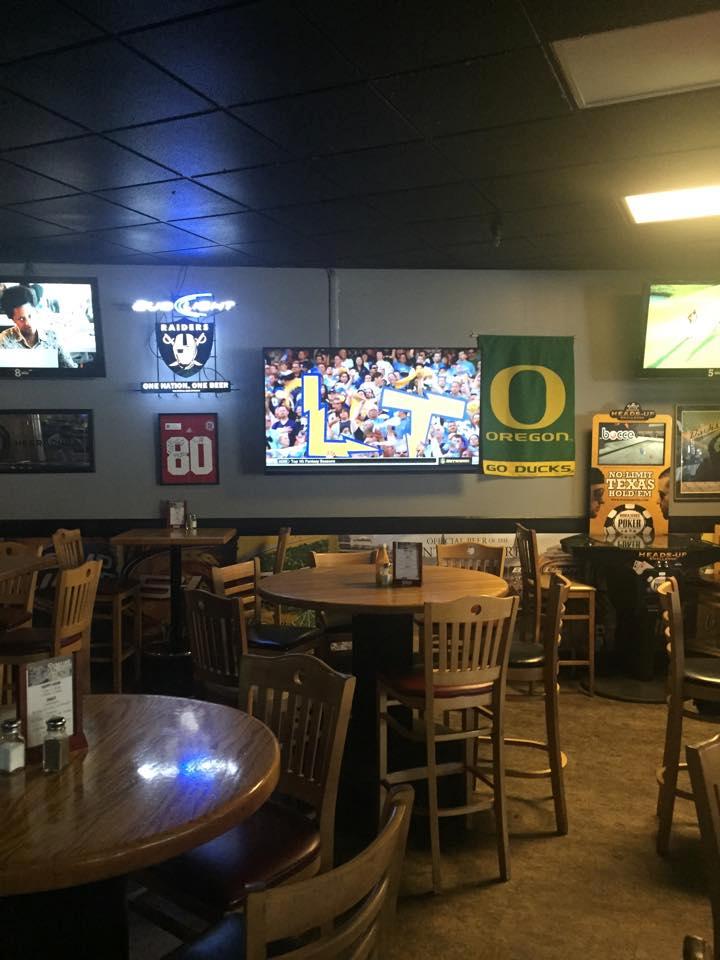 Grab a Bite and Unwind at Clubhouse Bar & Grill