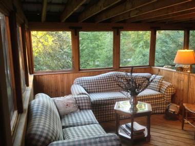 Dining & Amenities