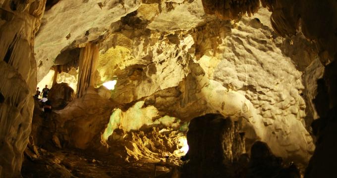 Natural Bridge Caverns