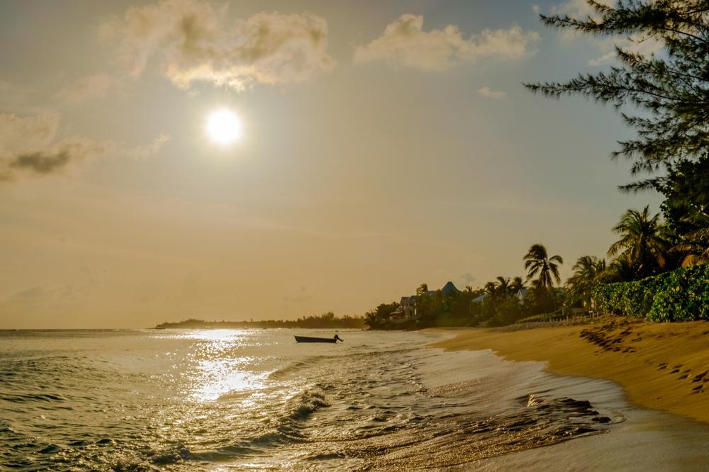 Cemetery Beach - 15 minutes by car from George Town