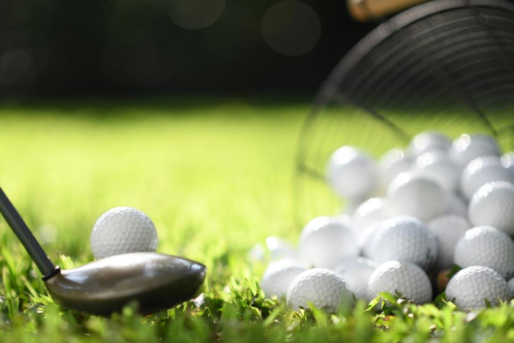 If You’re Swinging for a Laid-Back Round, Tee Off at Pine Knolls Golf Club