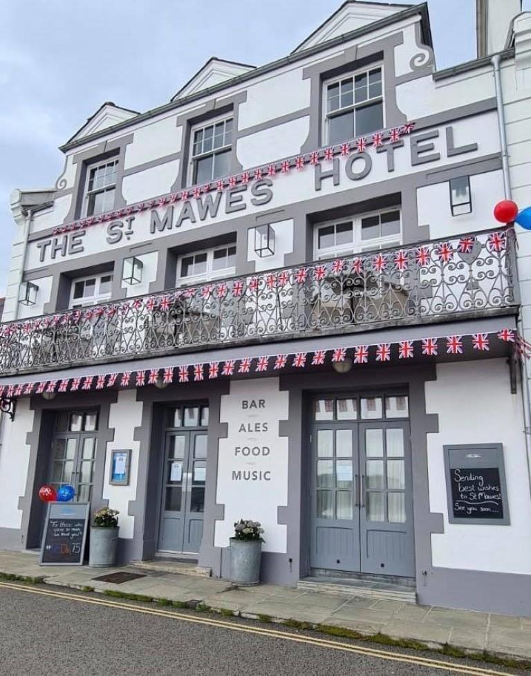 Soak in the Scene at St Mawes Hotel