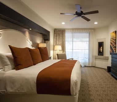Rooms and Suites