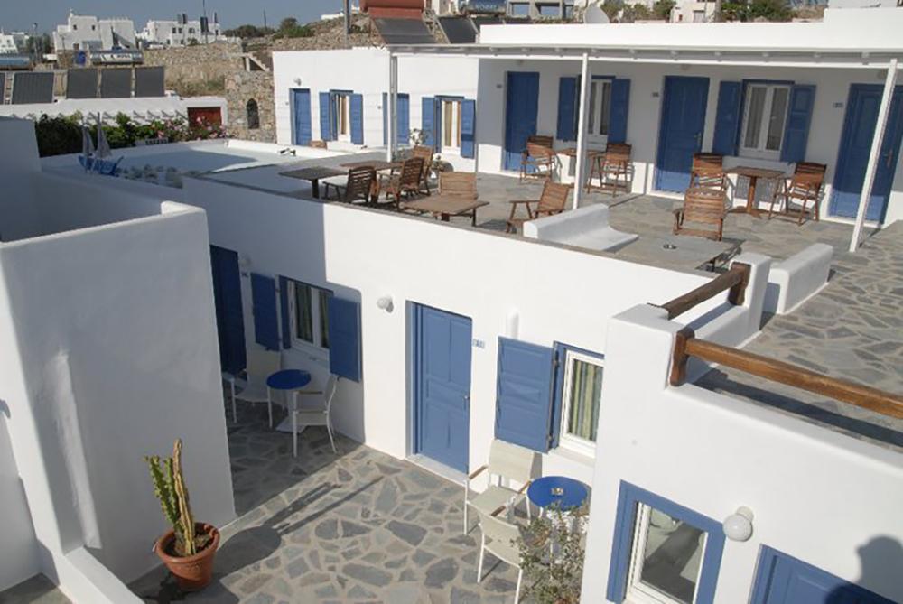 Stay Cozy with a View at the Welcoming Damianos Hotel Mykonos