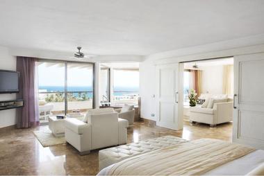 Rooms & Suites