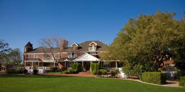 Wedding Venues in Phoenix: Stone Bridge Manor