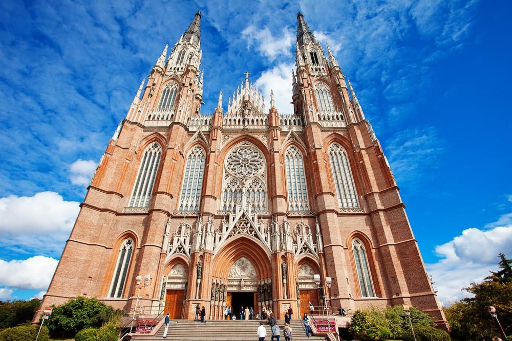 La Plata - 1 hour and 15 minutes by car or bus