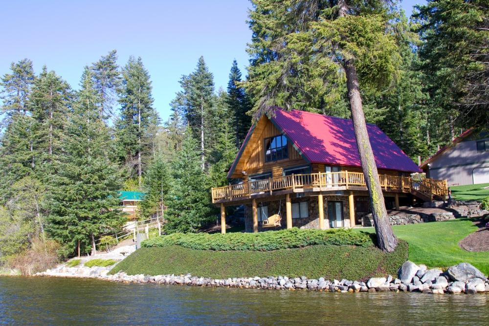 Take the kids swimming in Lake Wenatchee | Day Trips from Leavenworth, WA