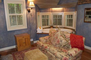 Rooms & Suites