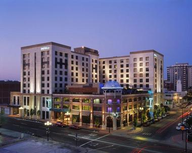 Rooms & Suites