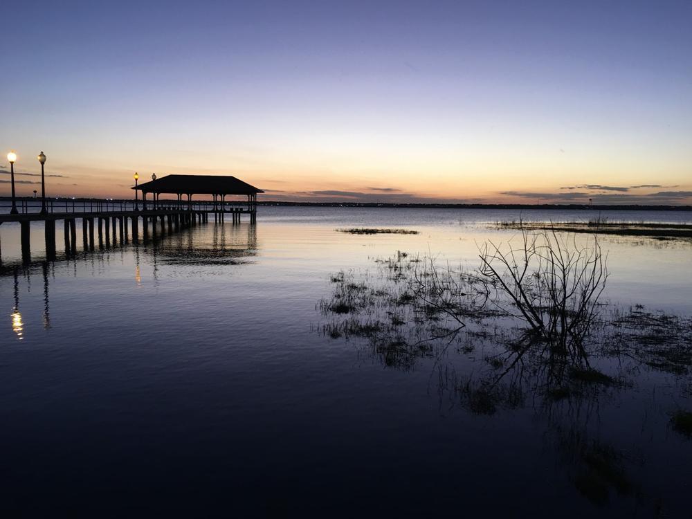 Drive scenic loops and explore charming downtown shops on a peaceful retirement outing.
