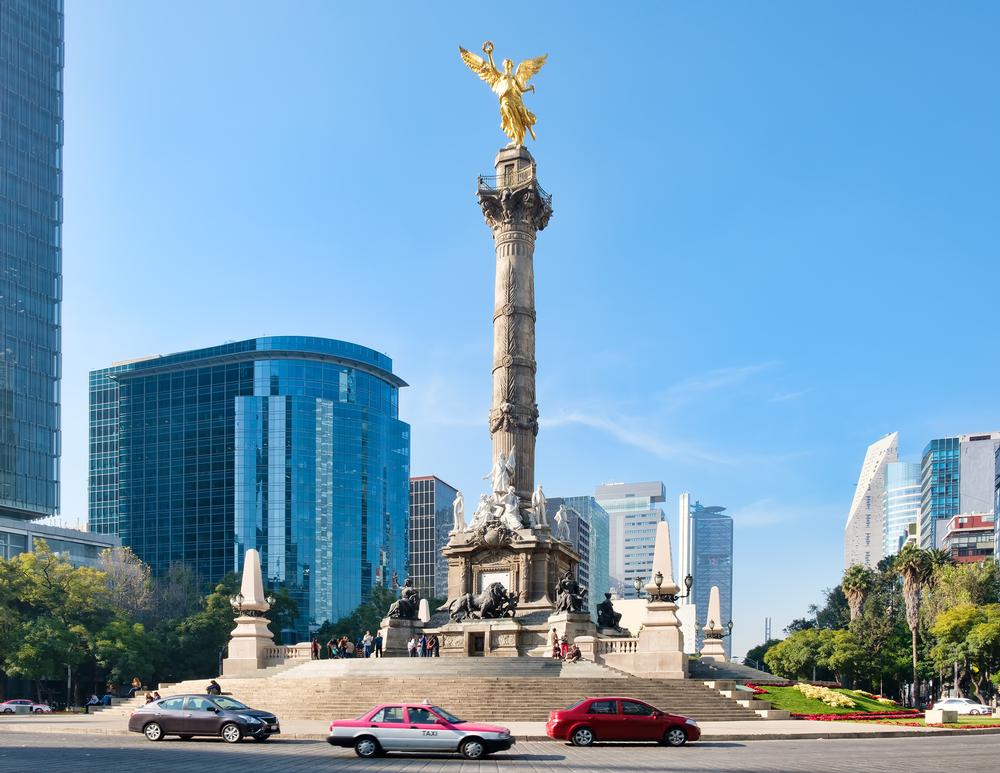 Marvel at a National Icon at the Angel of Independence