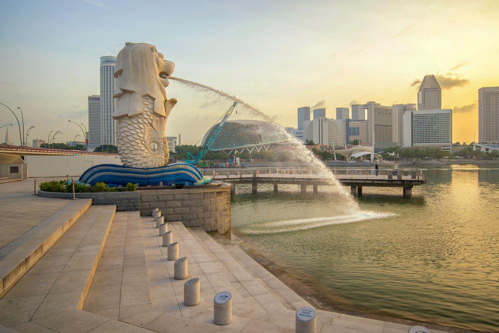 Snap the Skyline from Merlion Park