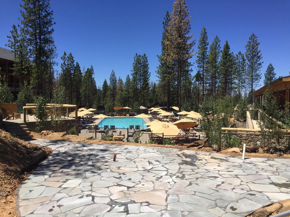 Unwind in Family-Friendly Comfort at Rush Creek Lodge at Yosemite