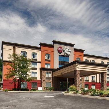 Best Western Plus Harrisburg East Inn & Suites