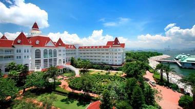 Hong Kong Disneyland Hotel