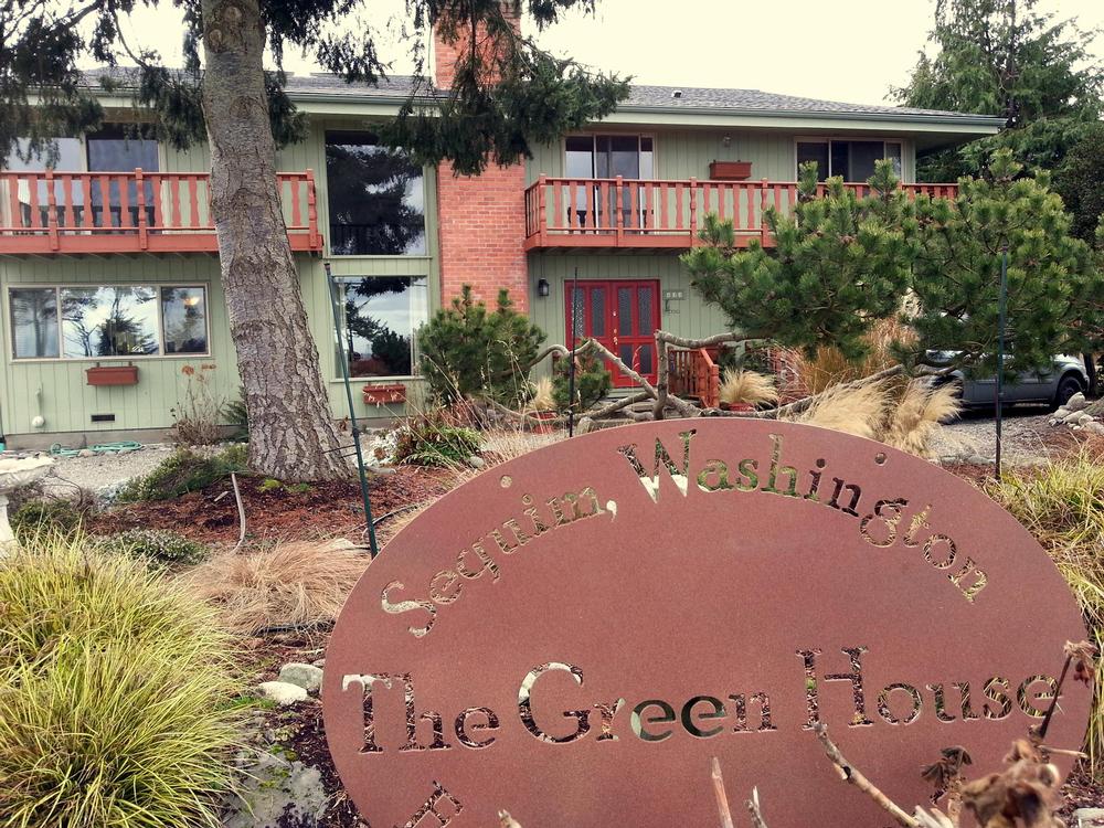 If You Crave Serenity and Stunning Water Views, Stay at GreenHouse Inn