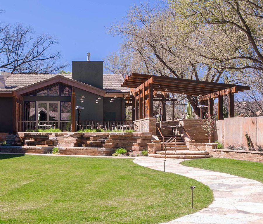 Unwind in Style with Riverside Charm at Desert Pearl Inn