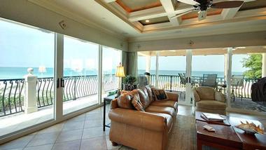 More Rooms & Suites