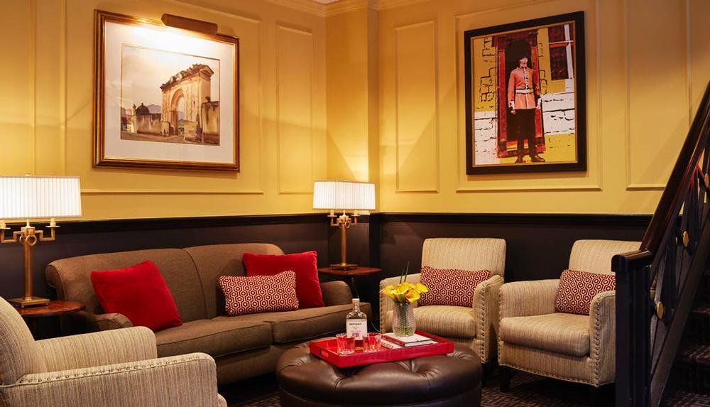 Discover vintage style and walk to local sights on an easy weekend trip.