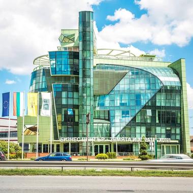 Earth and People Hotel & Spa