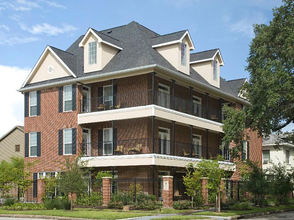 Experience Cozy Urban Charm at La Maison in Midtown