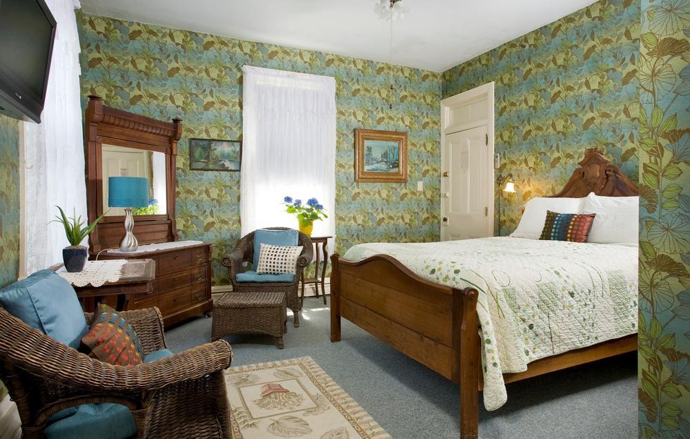 Explore Cape May and savor romantic seaside charm in an affordable historic stay.