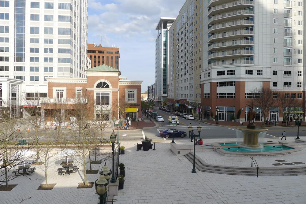 Stroll the boardwalk and enjoy a fun family-friendly getaway.