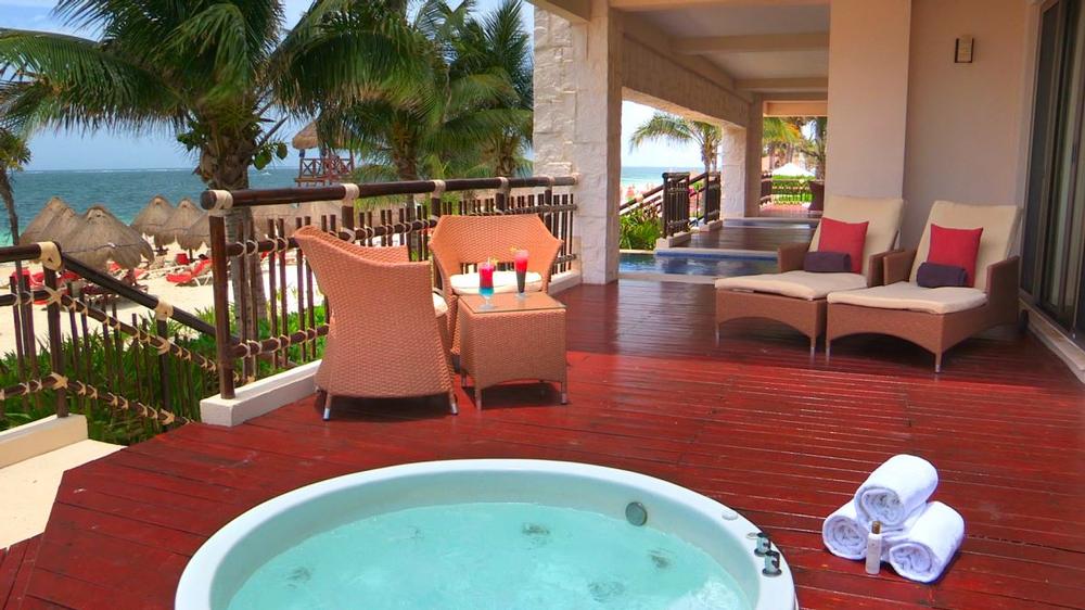 Escape to Elegance at Dreams Riviera Cancun Resort & Spa